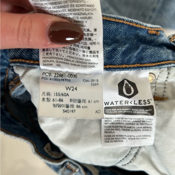 SOLD- Levi’s Wedgie Blue Jeans Women’s Size 24 - Picture 6 of 11